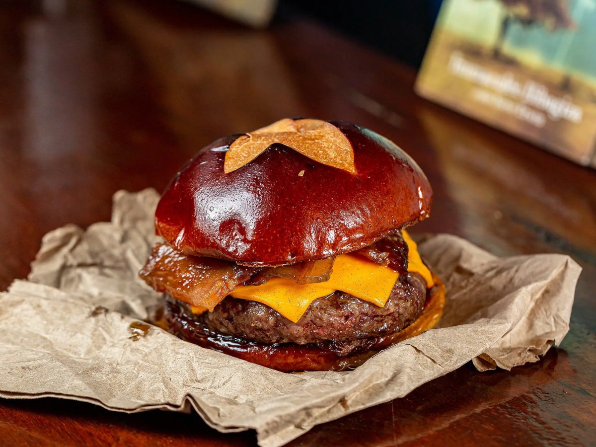 God Save The Burger aposta na experiência e ajuda a fortalecer a cena do hambúrguer artesanal na&nbsp;Paraíba